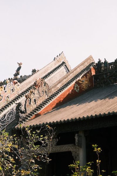 Modern Clan Jetty house with tourist souvenirs