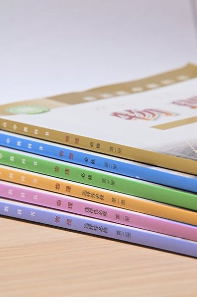 Diagram showing the process of limestone dissolution and cave formation